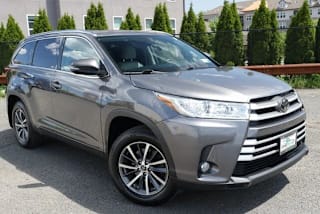 2018 Toyota Highlander SE 5TDJZRFH7JS887445 2018 Toyota Highlander SE
