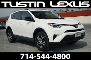 2018 Toyota RAV4 LE JTMZFREV7JJ746858 2018 Toyota RAV4 LE