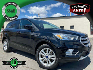 2017 Ford Escape SE 1FMCU9GD0HUE82385 2017 Ford Escape SE