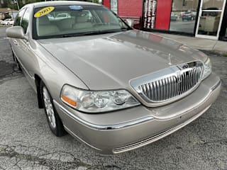 2003 Lincoln Town Car Executive 1LNHM81W73Y622007 2003 Lincoln Town Car Executive