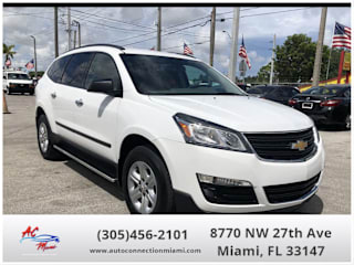 2017 Chevrolet Traverse LS 1GNKRFED2HJ241682 2017 Chevrolet Traverse LS