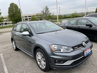 2017 Volkswagen Golf Alltrack TSI SE 4Motion 3VWH17AU2HM504775 2017 Volkswagen Golf Alltrack TSI SE 4Motion