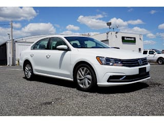 2018 Volkswagen Passat 2.0T SE 1VWBA7A3XJC047640 2018 Volkswagen Passat 2.0T SE