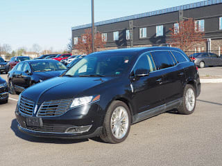 2019 Lincoln MKT Base 2LMHJ5AT7KBL02392 2019 Lincoln MKT Base