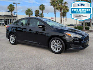 2017 Ford Focus SE 1FADP3F27HL242176 2017 Ford Focus SE