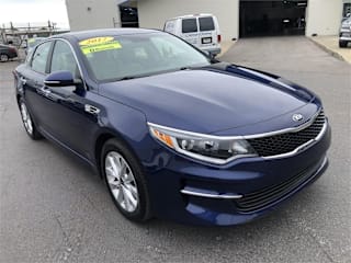 2017 Kia Optima LX 5XXGT4L35HG121684 2017 Kia Optima LX