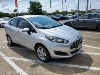 2017 Ford Fiesta SE 3FADP4BJ2HM157604 2017 Ford Fiesta SE