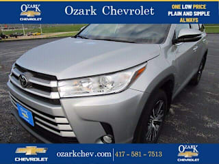 2019 Toyota Highlander LE 5TDBZRFH9KS977928 2019 Toyota Highlander LE