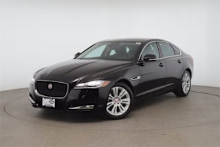 2018 Jaguar XF 35t Premium SAJBJ4EV5JCY55795 2018 Jaguar XF 35t Premium