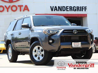 2021 Toyota 4Runner SR5 JTEMU5JR5M5840165 2021 Toyota 4Runner SR5