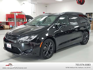 2018 Chrysler Pacifica Limited 2C4RC1GG6JR365085 2018 Chrysler Pacifica Limited
