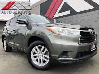 2015 Toyota Highlander LE 5TDZARFH7FS010715 2015 Toyota Highlander LE