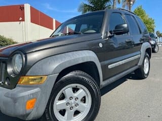 2005 Jeep Liberty Sport 1J4GL48K25W662549 2005 Jeep Liberty Sport