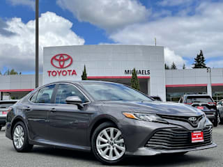 2018 Toyota Camry LE 4T1B11HK3JU088906 2018 Toyota Camry LE