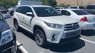 2019 Toyota Highlander XLE 5TDJZRFH6KS573609 2019 Toyota Highlander XLE