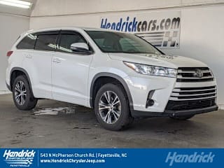 2018 Toyota Highlander LE 5TDZARFH4JS037590 2018 Toyota Highlander LE