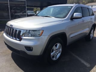 2011 Jeep Grand Cherokee Laredo 1J4RR4GG4BC550823 2011 Jeep Grand Cherokee Laredo