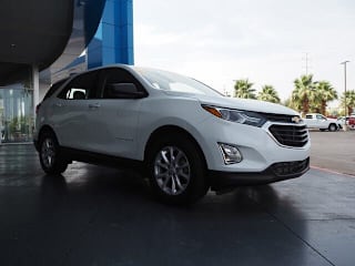 2019 Chevrolet Equinox LS 3GNAXHEVXKS615676 2019 Chevrolet Equinox LS