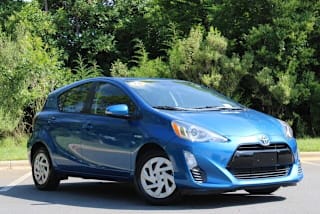 2016 Toyota Prius c Two JTDKDTB37G1132814 2016 Toyota Prius c Two