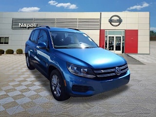 2017 Volkswagen Tiguan WVGBV7AXXHK045666 2017 Volkswagen Tiguan