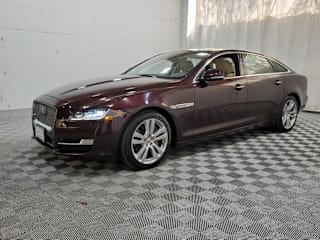 2017 Jaguar XJL Portfolio SAJWJ2GD4H8W10638 2017 Jaguar XJL Portfolio