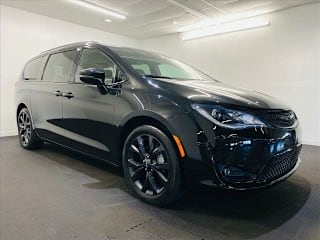 2019 Chrysler Pacifica Limited 2C4RC1GG0KR609587 2019 Chrysler Pacifica Limited