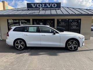 2021 Volvo V60 T5 R-Design YV1102EM8M2426177 2021 Volvo V60 T5 R-Design