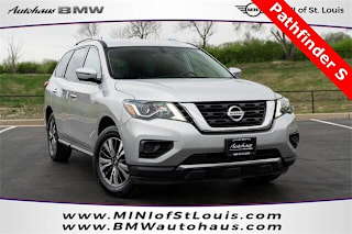 2017 Nissan Pathfinder S 5N1DR2MM3HC690929 2017 Nissan Pathfinder S