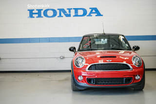 2014 MINI Convertible WMWZP3C56ET298195 2014 MINI Convertible