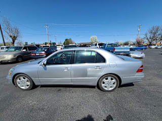 2004 Lexus LS 430 Base JTHBN36F040129030 2004 Lexus LS 430 Base