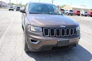 2018 Jeep Grand Cherokee Laredo 1C4RJEAG4JC300802 2018 Jeep Grand Cherokee Laredo