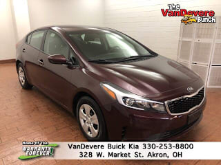 2018 Kia Forte 3KPFK4A72JE272811 2018 Kia Forte