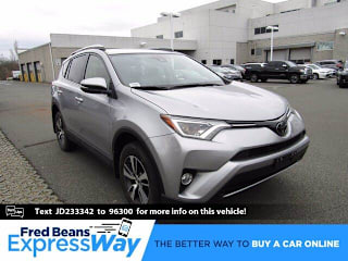 2018 Toyota RAV4 JTMRFREV6JD233342 2018 Toyota RAV4