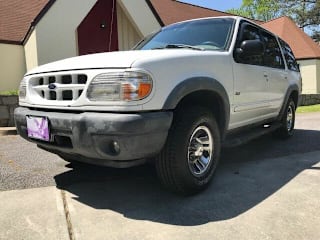 2000 Ford Explorer XLS 1FMZU62X5YZB16516 2000 Ford Explorer XLS