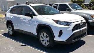 2020 Toyota RAV4 LE 2T3F1RFV8LW108087 2020 Toyota RAV4 LE