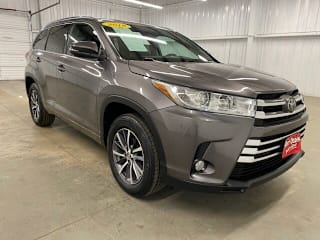 2018 Toyota Highlander XLE 5TDKZRFH9JS528358 2018 Toyota Highlander XLE