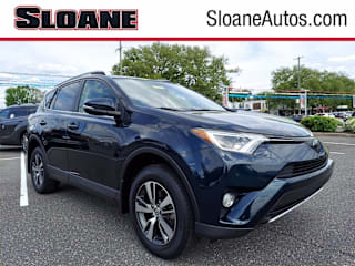 2018 Toyota RAV4 XLE JTMRFREVXJJ733277 2018 Toyota RAV4 XLE
