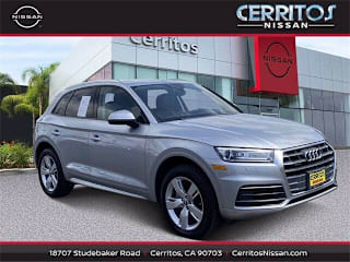2018 Audi Q5 2.0T quattro Premium WA1ANAFY1J2058403 2018 Audi Q5 2.0T quattro Premium
