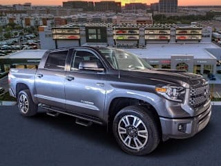 2018 Toyota Tundra SR5 5TFDW5F10JX760645 2018 Toyota Tundra SR5