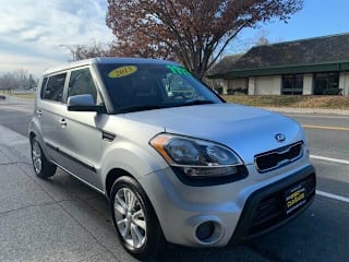 2013 Kia Soul + KNDJT2A69D7570263 2013 Kia Soul +