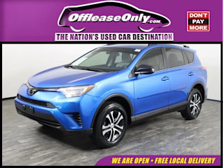 2018 Toyota RAV4 LE JTMZFREVXJJ168173 2018 Toyota RAV4 LE