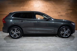 2019 Volvo XC60 T5 Momentum LYV102RK6KB205560 2019 Volvo XC60 T5 Momentum