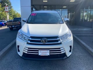 2018 Toyota Highlander LE 5TDBZRFH8JS875633 2018 Toyota Highlander LE