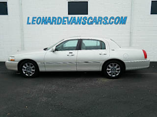 2005 Lincoln Town Car Signature Limited 1LNHM82W75Y651539 2005 Lincoln Town Car Signature Limited
