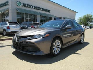 2018 Toyota Camry LE 4T1B11HK8JU083894 2018 Toyota Camry LE