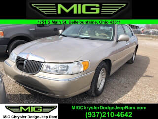 2000 Lincoln Town Car 1LNHM81W6YY860292 2000 Lincoln Town Car