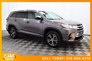 2019 Toyota Highlander LE 5TDZZRFH1KS312777 2019 Toyota Highlander LE