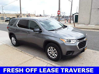 2019 Chevrolet Traverse LS 1GNERFKW9KJ205787 2019 Chevrolet Traverse LS
