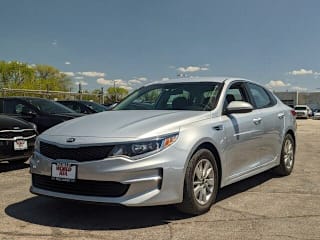 2018 Kia Optima LX 5XXGT4L3XJG185662 2018 Kia Optima LX