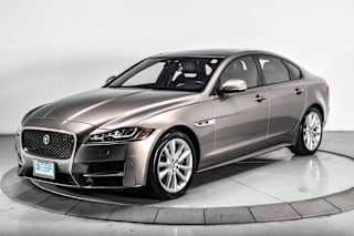 2017 Jaguar XF 35t R-Sport SAJBF4BV4HCY26675 2017 Jaguar XF 35t R-Sport